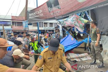 Pembangunan kios Pasar Minggu disetop, Pemkot Bengkulu utamakan aturan
