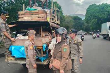 Pemkab Rejang Lebong tertibkan PKL berjualan di kawasan terlarang