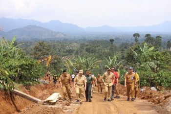Bupati Lambar pastikan kesiapan jalan ke lokasi Geothermal di Sekincau