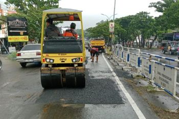 Pemkot Semarang kebut perbaikan dan penambalan jalan rusak