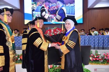 Rektor Unida dikukuhkan sebagai Guru Besar Manajemen BK