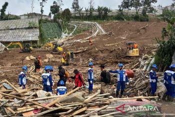 Basarnas perluas area pencarian korban longsor Cisarua Bandung Barat
