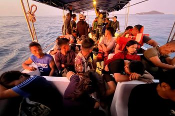 10 orang hilang usai kapal feri dengan 344 orang tenggelam di Filipina