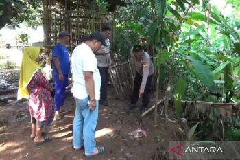 Polisi olah TKP pencurian hewan ternak di Setu Bekasi