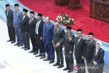 Paripurna DPR sahkan 9 anggota Ombudsman RI 2026--2031