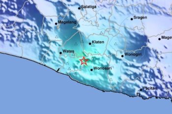 Sejumlah warga Yogya berlarian saat gempa magnitudo 4,5 guncang Bantul