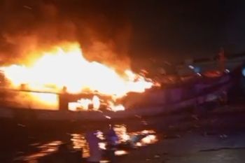 Kebakaran kapal nelayan di Jakut diduga akibat arus listrik