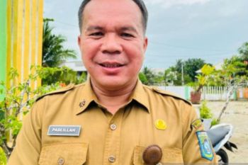 Pemkab Bangka Tengah menyalurkan alat bantu disabilitas