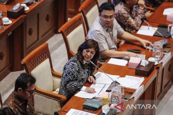 Menkomdigi: 10,8 juta rumah dapat layanan internet murah pada 2030