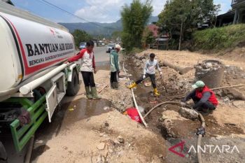 PMI salurkan 4.500 liter air bersih bagi penyintas banjir Agam