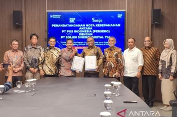 Pos Indonesia dan Surge menandatangani MoU penyediaan internet murah