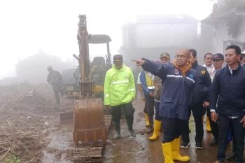 Pemkab Batang menyiapkan opsi relokasi warga terdampak longsor Pranten