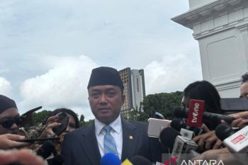 Mensesneg tegaskan belum ada pembicaraan soal perombakan kabinet