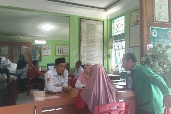 KUA Tanjung Raya Agam permudah urus buku nikah warga terdampak bencana