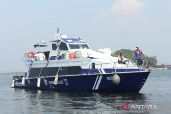 Jakarta halts fast boat services to Thousand Islands on bad weather