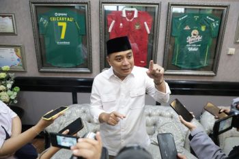 Pemkot Surabaya ingatkan potensi banjir akibat parkir tepi sungai