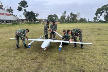 TNI AU mengerahkan drone bantu evakuasi korban longsor di Cisarua