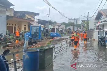 Banjir masih genangi lima RT di Jakarta Utara pada Sabtu siang