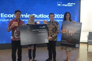 AXA Mandiri luncurkan Asuransi Dwiguna berbasis Dolar AS dan Campaign melangkah pasti