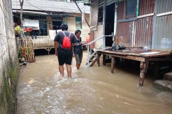 Banjir rendam 39 RT dan 3 ruas jalan di Jakarta, tertinggi 3,5 meter