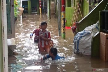Banjir setinggi135 cm rendam Kebon Pala, Jakarta Timur