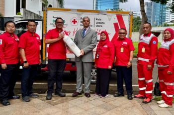 Kedubes Kuwait sumbangkan tabung oksigen medis ke sejumlah faskes