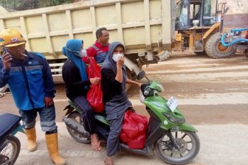 Nasi bungkus 'by order' pasok pekerja pemulihan pascabencana di Malalak