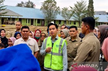 Indonesian VP inspects flood-hit school in Aceh to speed up recovery