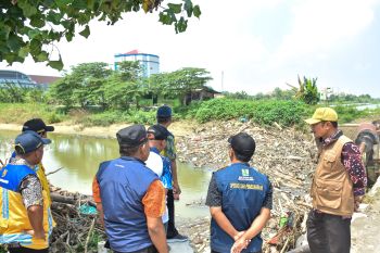Pemkab Lamongan perkuat Tanggul Kali Plalangan kendalikan banjir