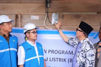 575 keluarga prasejahtera OKU Sumsel dapatkan bantuan listrik gratis