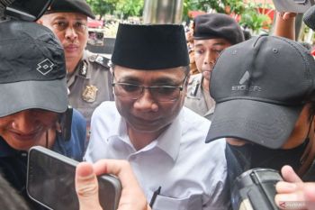 Usai diperiksa KPK, Yaqut Cholil Qoumas bantah beri kuota khusus ke PT Maktour