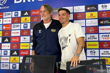 Pelatih: Dewa United hadapi ujian identitas saat tantang Persebaya