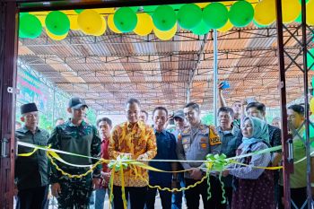 Wabup Sarolangun resmikan toko pertanian BUMDes Pelawan Jaya