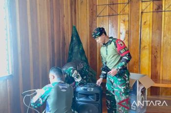 Satgas Yonif 511 beri pengeras suara bagi pelayanan gereja di Malagai