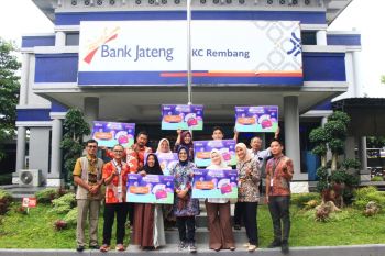 Bank Jateng Rembang serahkan hadiah Undian Bima