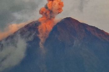 Semeru kembali erupsi, BPBD peringatkan warga potensi lahar dingin