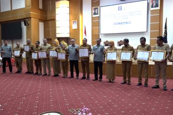 2.285 Posbankum Sultra dibentuk, paralegal dilatih pengetahuan hukum
