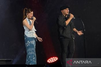 Padi awali penampilan di konser Dua Delapan dengan suguhan prolog naratif