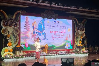 Gubernur Koster: Papan nama usaha harus gunakan aksara Bali!