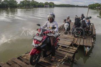 Foto: Jasa penyeberangan perahu tradisional Pulau Lakkang
