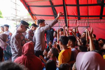 Polres Karawang hadirkan tim trauma healing untuk warga terdampak banjir