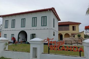 DPR urges restoration of Dutch Barrack in Siak after floor collapse