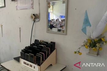 Sekolah di Serang terapkan aturan pembatasan penggunaan ponsel saat KBM
