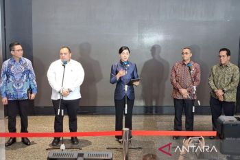 OJK melaporkan investor asing aksi beli Rp654,9 miliar di pasar saham hari ini