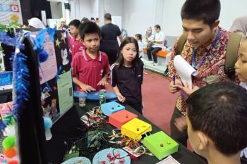 Siswa SMA Kharisma Bangsa meraih Cambridge Outstanding Learner Awards