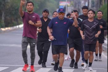 Hasto Kristiyanto pantau tata kota Samarinda sambil jogging