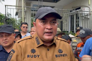 Bupati Bogor sidak ke proyek perumahan diduga pemicu tanah bergerak di Sukamakmur