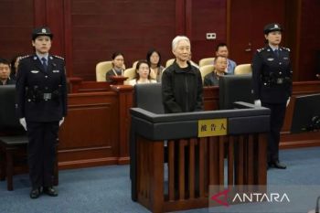 Mantan petinggi China dihukum seumur hidup karena suap