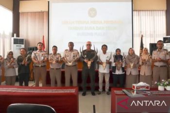 BKHIT Maluku serahkan tanduk rusa hasil penahanan di Bandara Pattimura kepada BKSDA