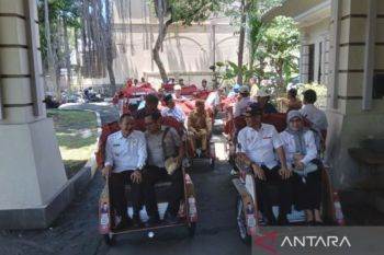 Yayasan GSN salurkan 200 unit becak listrik di Lamongan
